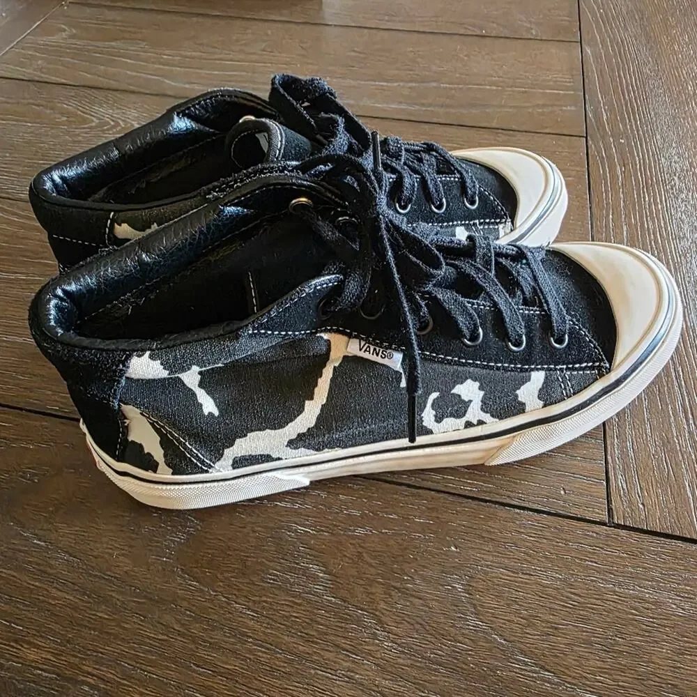 Vans Style 29 Mid DX Cow Print Lug Sole Sneakers - Men’s 7.5 / Women’s 9